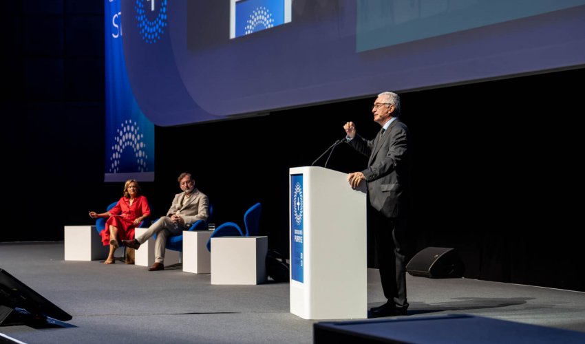 Digital with purpose 2023